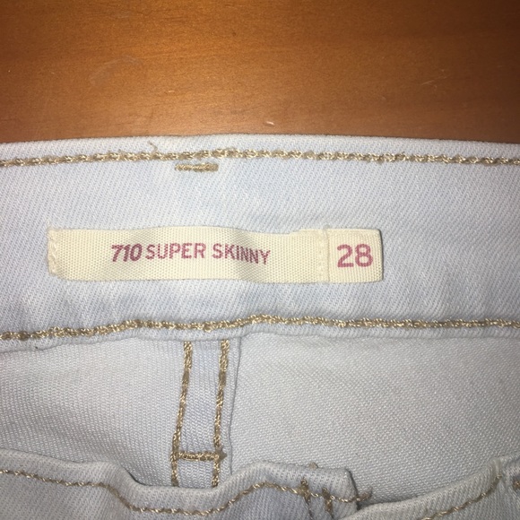 Levi’s Straight Fit Supper Skinny Light Wash Jeans - Picture 4 of 5
